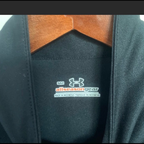 New Under Armour black zip up Jacket - Picture 3 of 4